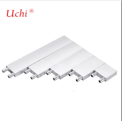 Gümüş bir ısı emici başlı sıvı su soğutucu radyatör sistemi sıvı soğutmalı ısı lavabosu